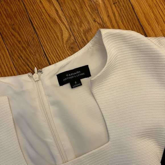 COPY - Tahari Sleeveless Dress - Picture 3 of 4